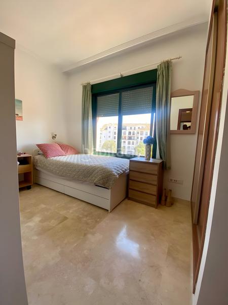 Foto a5f1fe59-d073-4774-a000-566a73bfb787. Dúplex amb aparcament piscina a La Duquesa Manilva