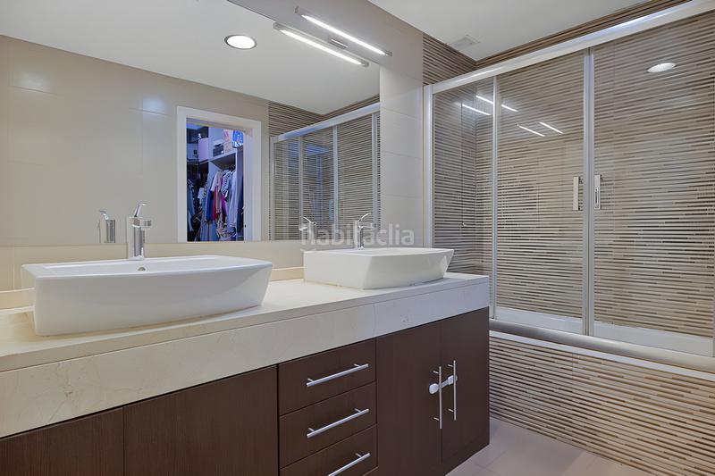 Foto 93eb8ee3-7d65-40ec-a067-b44e1762fe7e. Planta baixa amb aparcament piscina a Zona Centro Comercial Torrequebrada Benalmádena