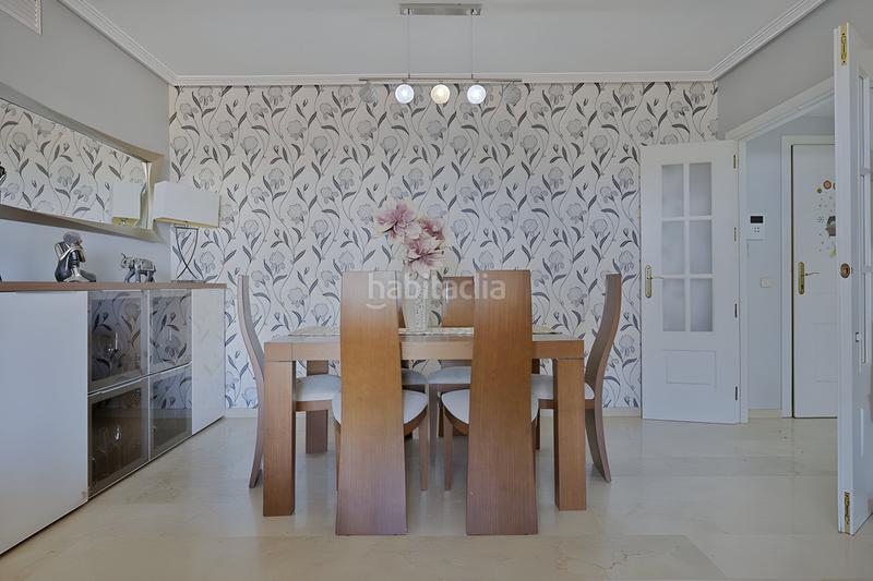 Foto f3bc841c-f804-4a63-93b4-4427f6316868. Planta baixa amb aparcament piscina a Zona Centro Comercial Torrequebrada Benalmádena