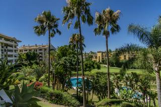 Apartamento en Guadalmina Alta. Apartamento en planta media en venta en guadalmina alta