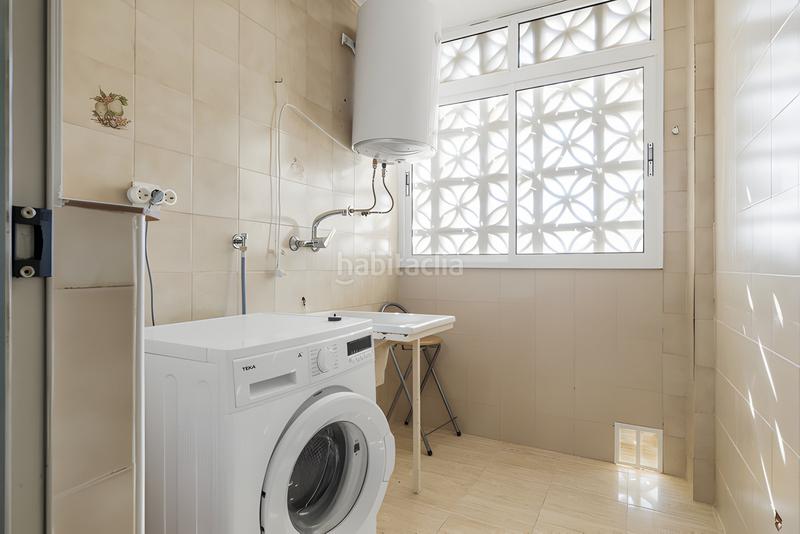 Foto 3feddf3d-088d-424b-ab09-57e7f2b449b1. Apartamento  en última planta en venta en Torremolinos
