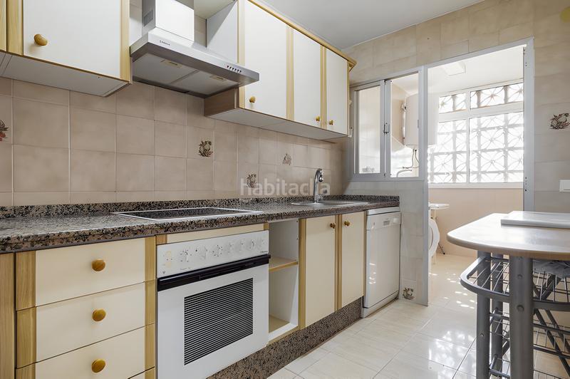 Foto 639fc374-e145-4760-b943-afc3b0e55b17. Apartamento  en última planta en venta en Torremolinos