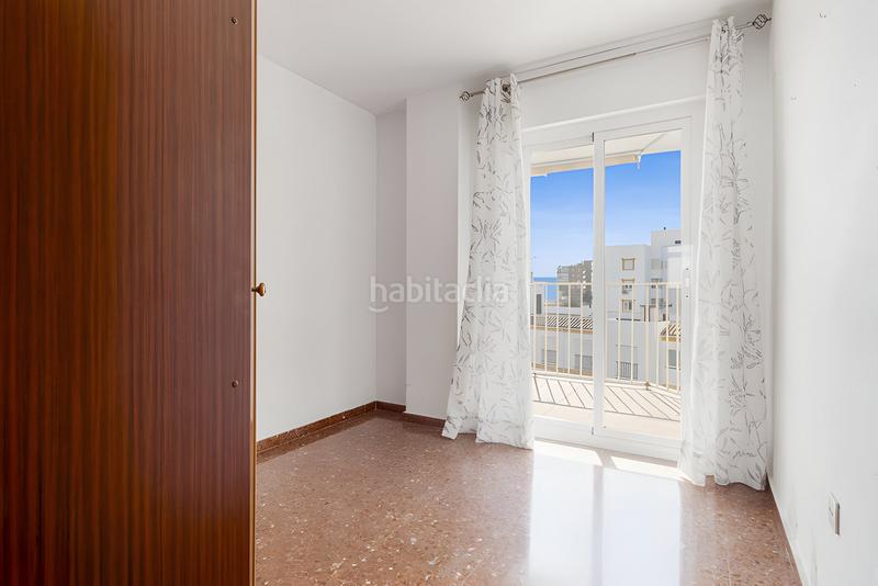 Foto fd1ae93c-7c60-4997-a006-27874b95ce26. Apartamento  en última planta en venta en Torremolinos