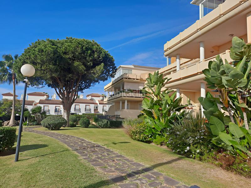 Foto 3377daaa-5b60-4fbf-9373-13fe54565156. Planta baixa amb aparcament piscina a Cabopino - Artola Marbella