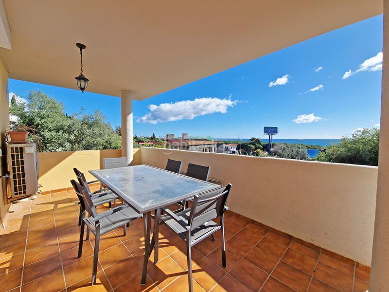 Foto 98ea8596-786a-47bf-8cad-1c0748108d64. Planta baixa amb aparcament piscina a Cabopino - Artola Marbella
