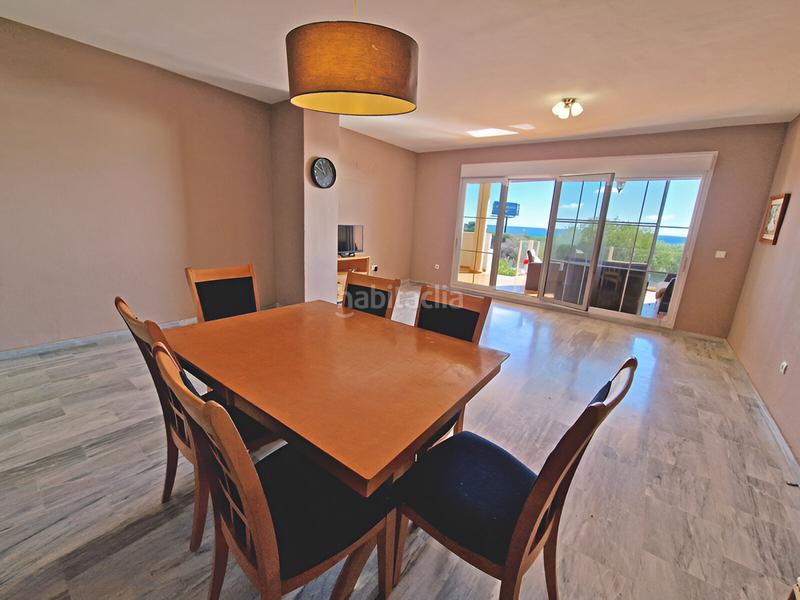 Foto db3169d4-b3ef-4ee5-ae76-b862220615d3. Planta baixa amb aparcament piscina a Cabopino - Artola Marbella