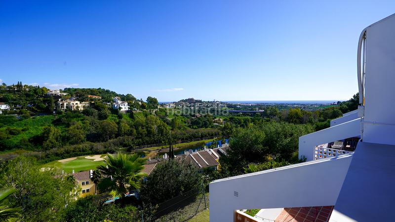 Foto 1de3fdee-f19d-4d9d-b496-913e89eeb077. Apartamento  en planta media en venta en Benahavís