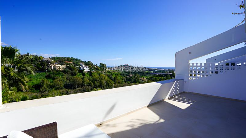 Foto 32228014-1527-4859-bf45-7a9393a65bde. Apartamento  en planta media en venta en Benahavís