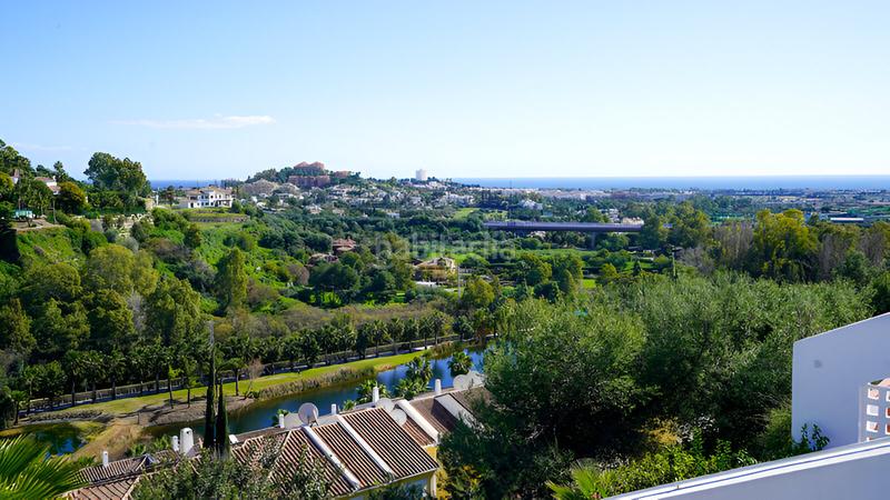 Foto 9d7f04ca-5aac-4f39-a351-d63973a7aa0a. Apartamento  en planta media en venta en Benahavís