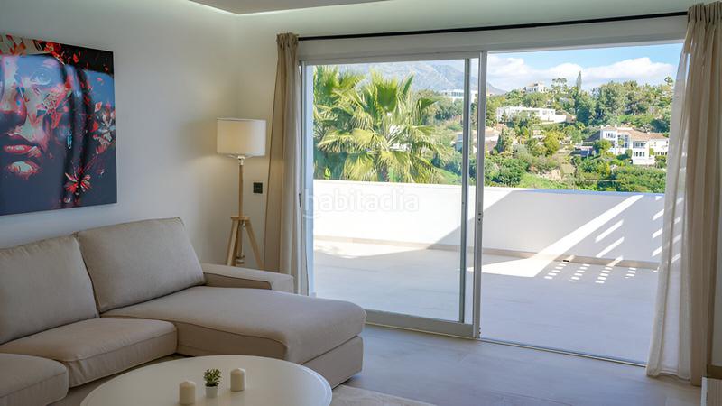 Foto e425e167-aca8-4dc3-9b22-58147782cf2d. Apartamento  en planta media en venta en Benahavís