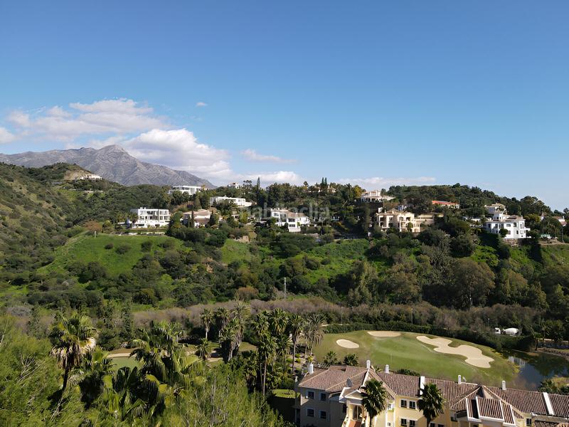 Foto ff4805d2-0ac9-46c2-8478-882152fe6f9f. Apartamento  en planta media en venta en Benahavís