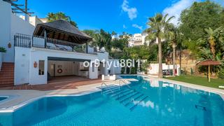 Casa adossada a Istán. Adosado en venta en istán