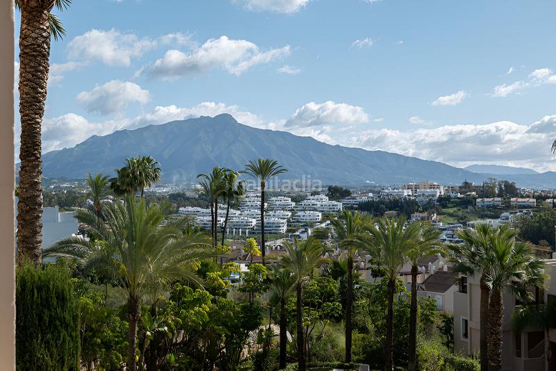 Foto 340c98e0-022b-4234-9ca7-ed5395ef50cb. Apartamento  en planta media en venta en el paraíso en Estepona