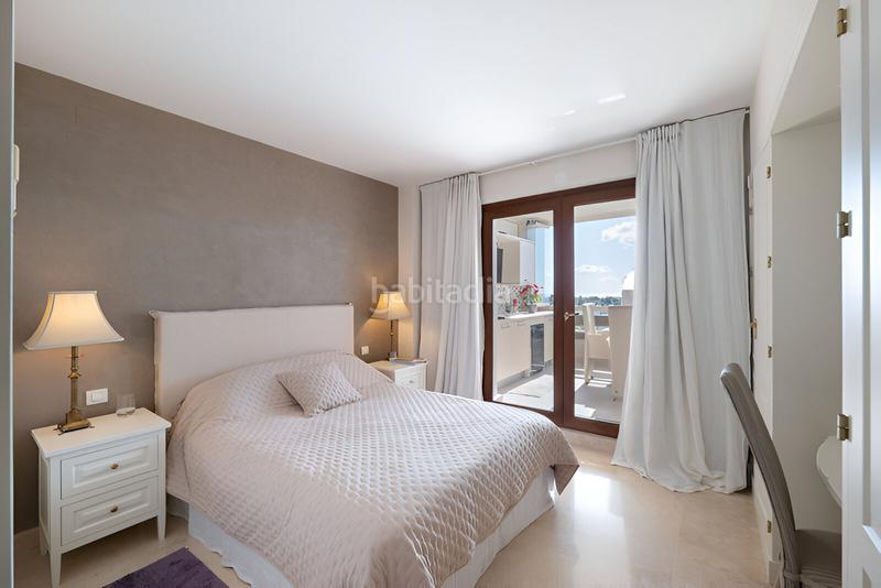 Foto 521a34f5-da28-41b2-9592-84be87015152. Apartamento  en planta media en venta en el paraíso en Estepona