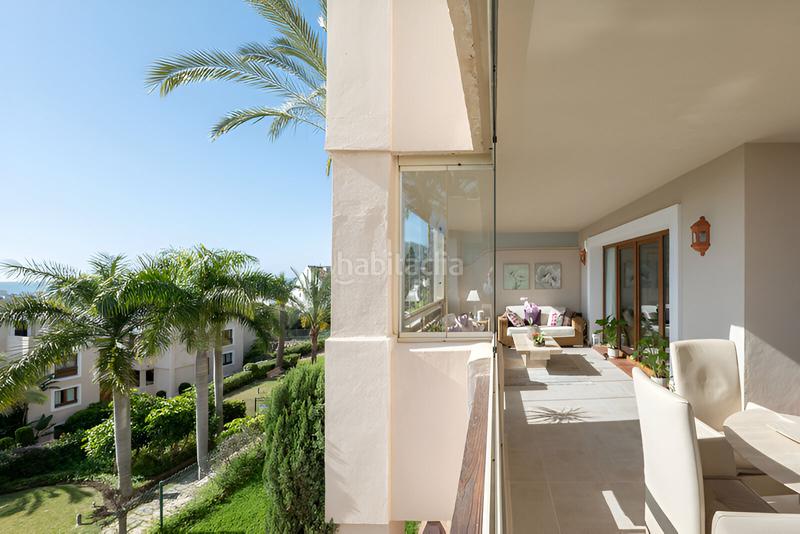 Foto 522bc688-5386-4cef-80ac-4606bff4cb75. Apartamento  en planta media en venta en el paraíso en Estepona