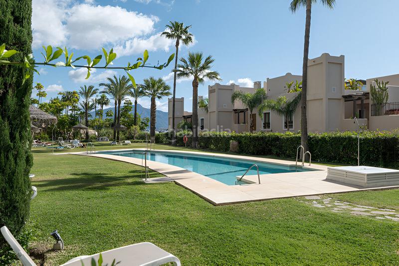 Foto 6a4dc1bd-c82a-4477-8dd6-24787158dcc9. Apartamento  en planta media en venta en el paraíso en Estepona