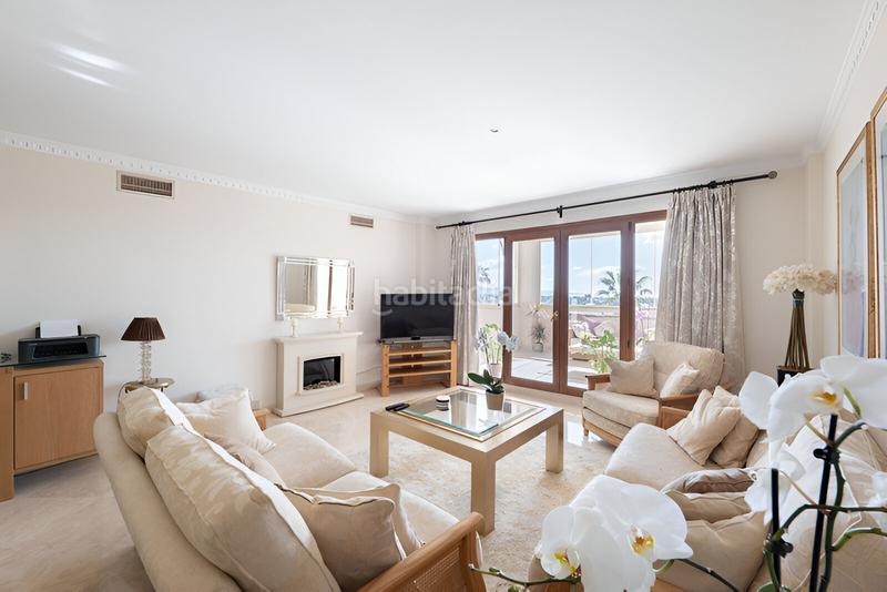 Foto 75207728-07b6-48ee-a339-305f2777bc58. Apartamento  en planta media en venta en el paraíso en Estepona