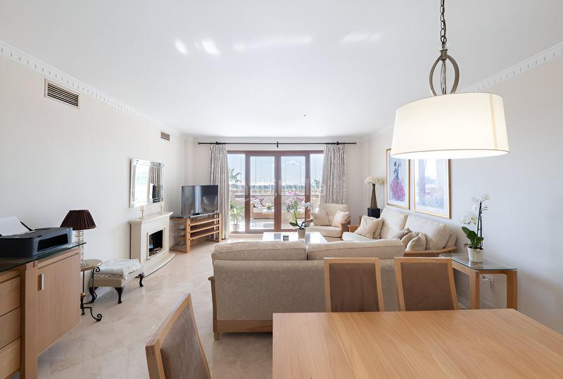 Foto 7e82a58a-21ca-453c-bae3-17c7ebda7abc. Apartamento  en planta media en venta en el paraíso en Estepona