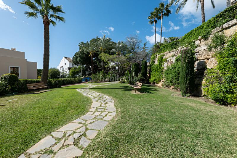 Foto c2d58b3a-7450-4ec4-9baa-042ac01f2f33. Apartamento  en planta media en venta en el paraíso en Estepona