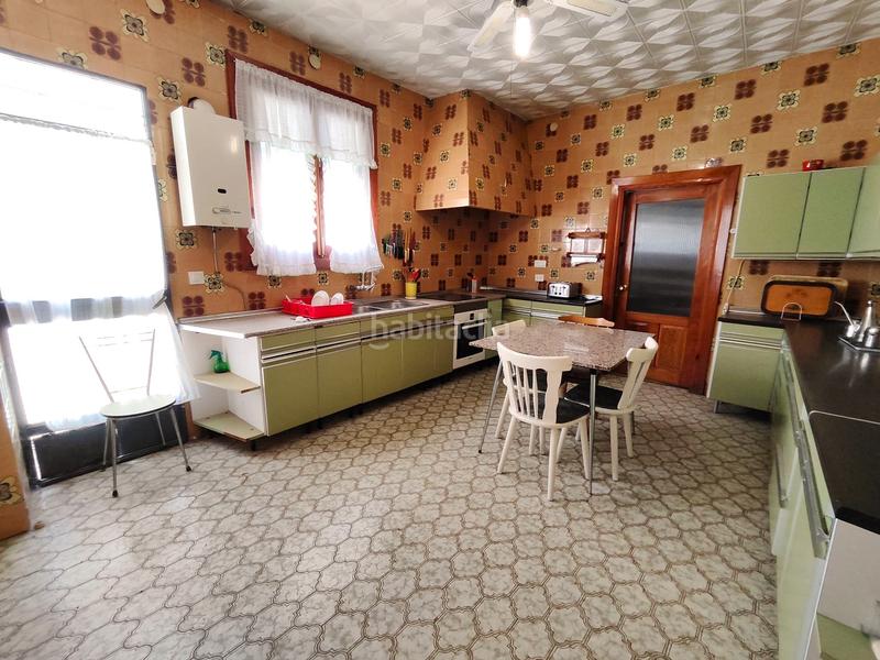 Foto cdcf3718-9d1d-403b-be0f-3c6e79f2af19. Casa amb xemeneia calefacció aparcament a Rute