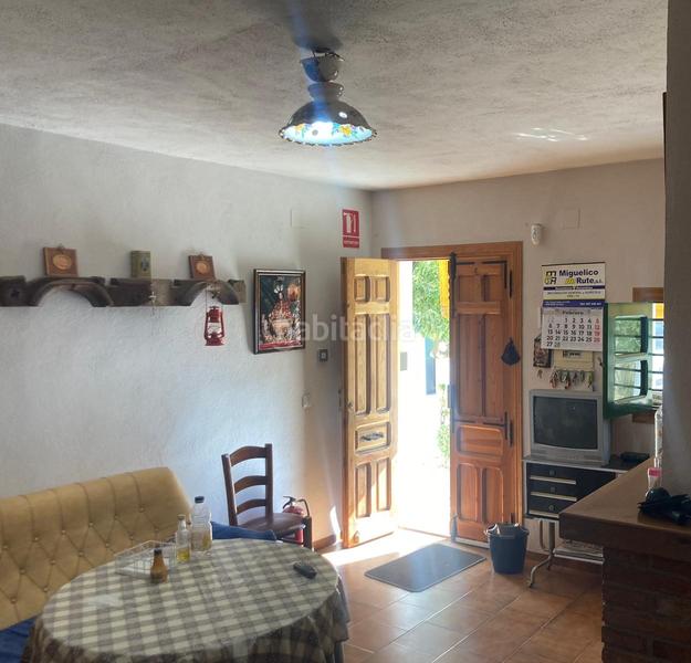 Foto 4c8f9a5a-c597-498f-8056-a903020cbf1b. Finca rústica a Rute