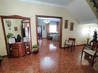 Semi detached house en Rute. Se vende bonita casa en el centro de rute (crdoba)