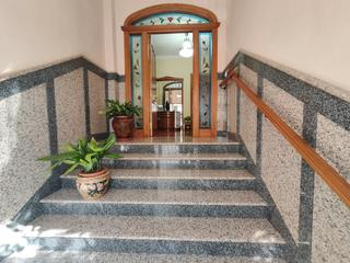 Casa adosada en Rute. Se vende bonita casa en el centro de rute (córdoba)