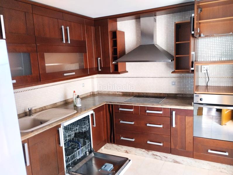 Foto 40e3c6a6-5390-4638-8401-8f9eb6300d9f. Casa adosada se vende casa adosada junto a pts () en Granada