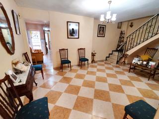 Semi detached house en Rute. Se vende casa adosada centro rute (crdoba) ideal familias o vac