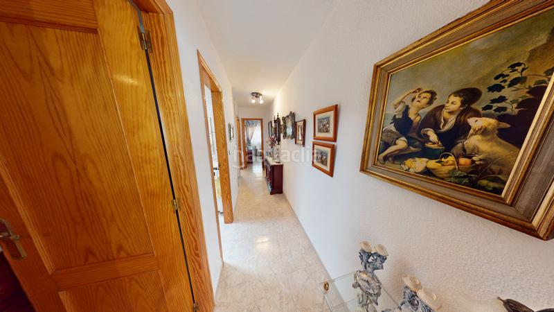 Foto ba35be7b-e07c-4e9f-abe7-5d49a187207e. Casa adosada duplex en venta en c/ real del barrio alto en Almería