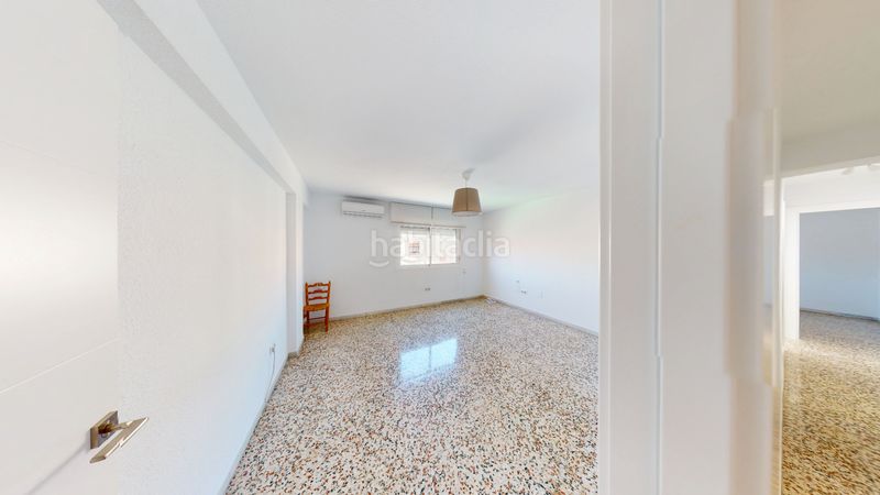 Foto fdf0c40f-66cf-462c-8f6f-8d2dd46a580e. Piso en Los Ángeles - Cruz de Caravaca Almería