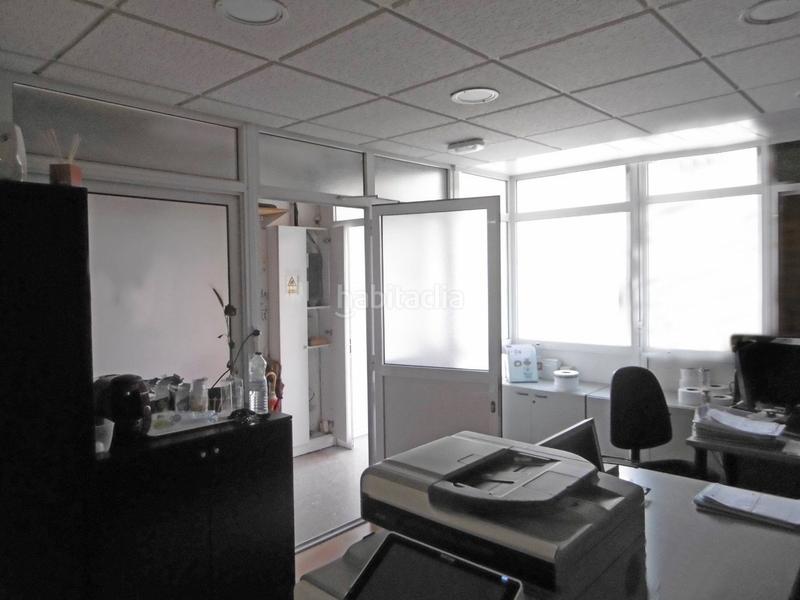 Foto 03b5ed3c-e744-48fc-b5d5-b0f83f01838e. Local comercial en n/a local comercial junto fc macia en Terrassa
