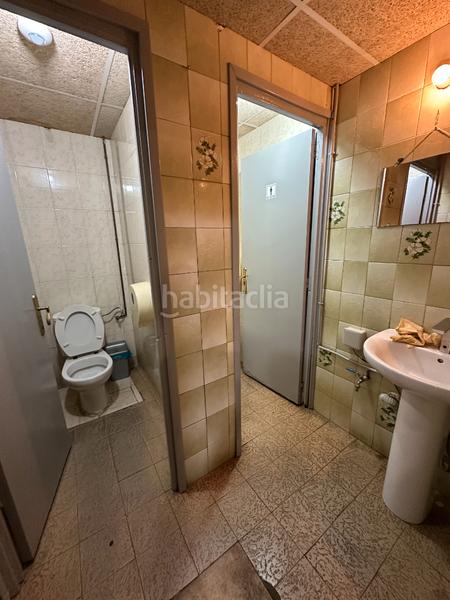 Foto c8b6a2a0-7b6a-4eca-94d8-673fa9f8eefc. Local comercial en carrer de girona 199 local comercial junto a rambla francesc macià en Terrassa