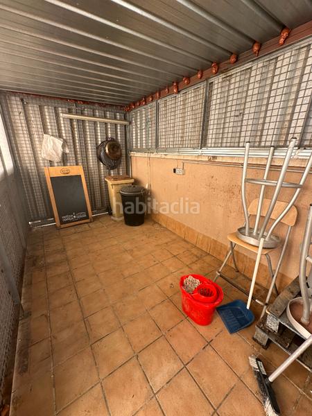 Foto 306d077b-8db9-42db-b742-d6f5a2382191. Local comercial local con terraza junto a plaza 1 de mayo. en Terrassa