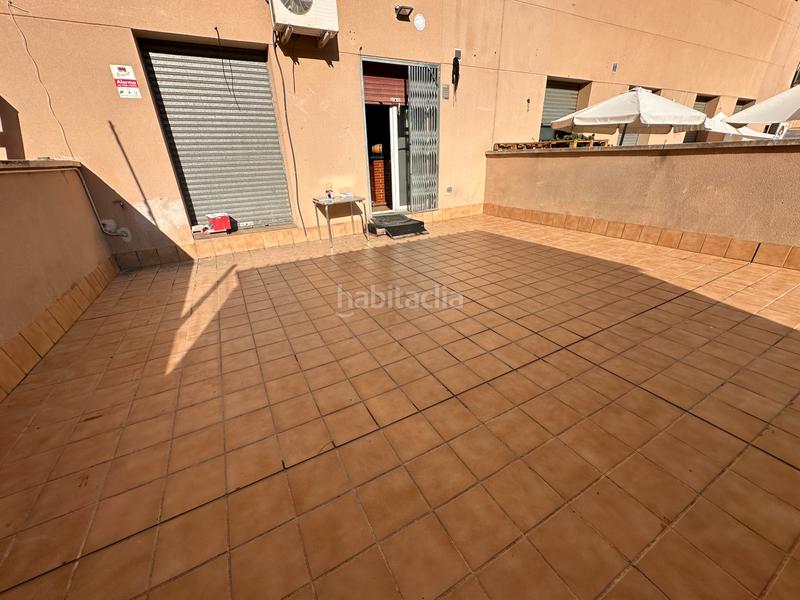 Foto d53c8bb0-2696-47c3-858a-27c03b1cc339. Local comercial local con terraza junto a plaza 1 de mayo. en Terrassa