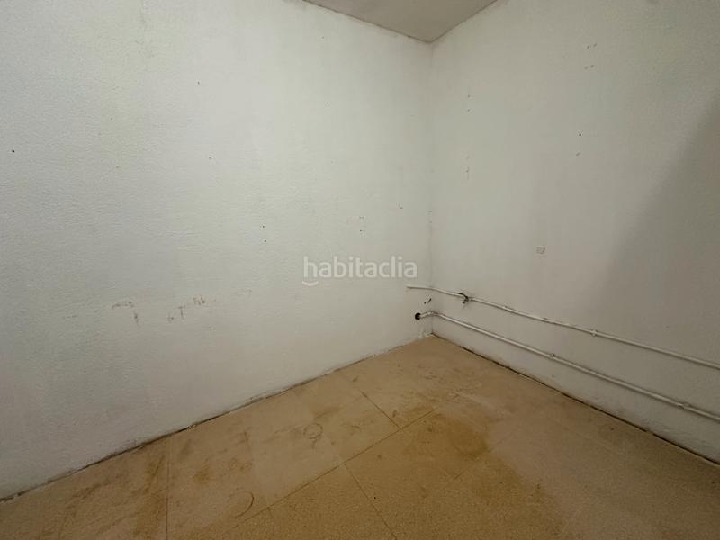 Foto eb5328ea-f6bf-47cc-b791-240a737ff7f1. Local comercial local con terraza junto a plaza 1 de mayo. en Terrassa