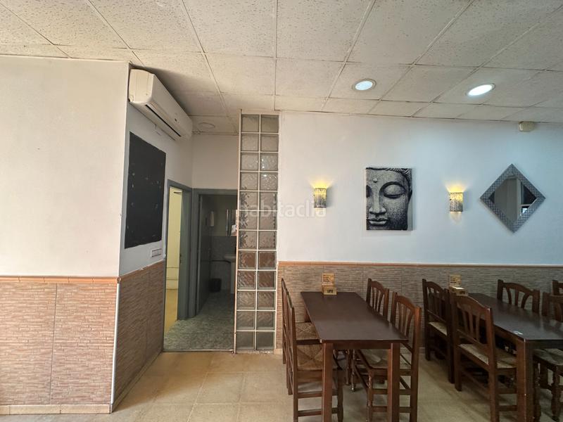 Foto fc9ce5f5-de33-4c75-a62d-f6bd96bd63d6. Local comercial local con terraza junto a plaza 1 de mayo. en Terrassa