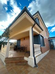 Xalet a Vellés (La). Chalet individual con piscina comunitaria