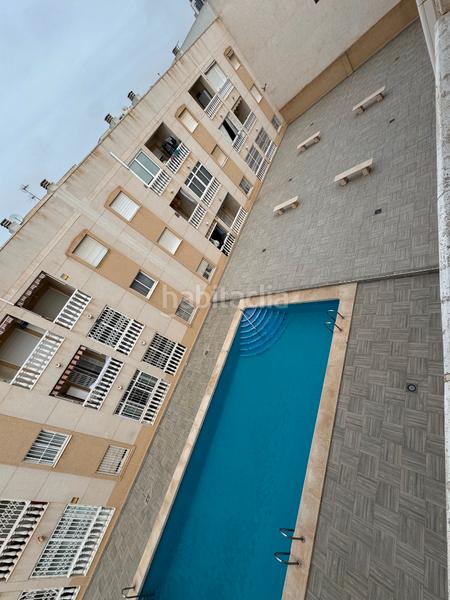 Foto 3f7a8cee-a013-449f-9f0e-69c007d4f940. Pis amb piscina a Antonio Machado Torrevieja