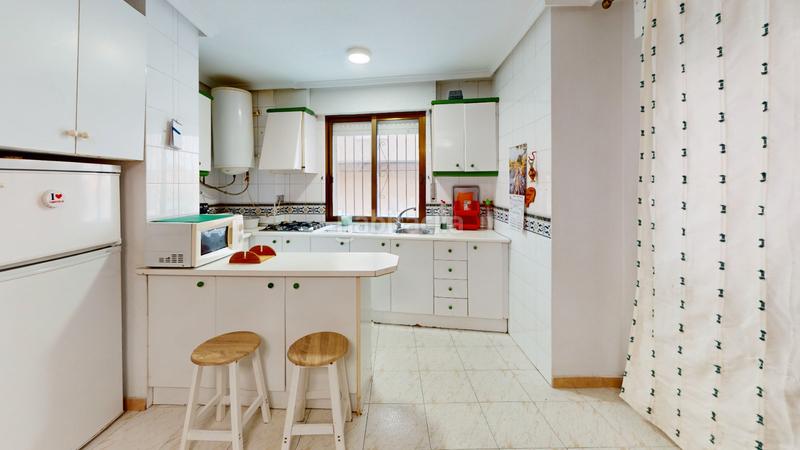 Foto a90d2ac5-5344-44d7-abb8-eeb1c8911e61. Piso ¡ piso a 200 metros del mar ! en Las Piscinas Naturales Torrevieja