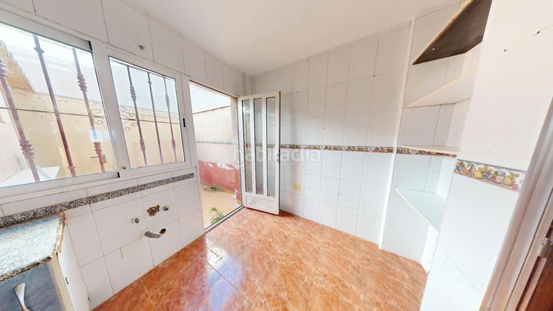 Foto 6e48e5d1-e889-4f27-8516-bbab4fae35d7. Casa aparellada amb xemeneia aparcament piscina a Orihuela