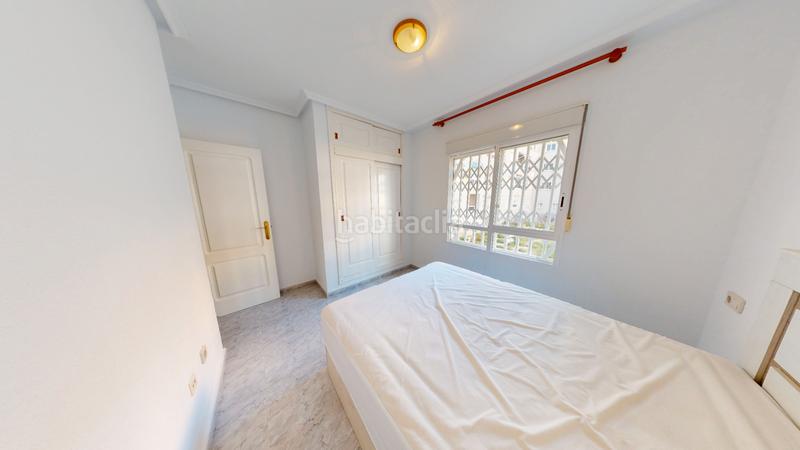 Foto b0bd6efc-c4c6-4ff0-a7bf-32dc20876edf. Piso  en venta en calle moriones en Las Piscinas Naturales Torrevieja