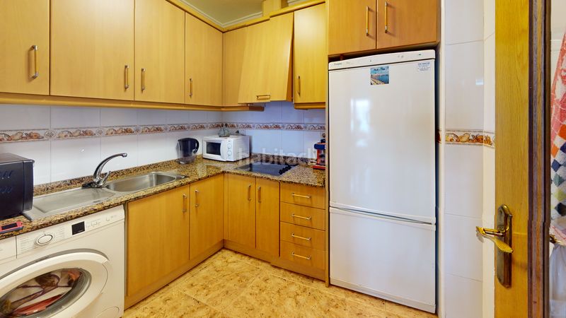 Foto 02f98806-0d08-42f4-91f9-7b772d771260. Piso  en venta en calle zoa en Las Piscinas Naturales Torrevieja