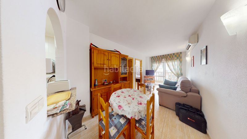 Foto 9a114bb7-f8d1-4ca6-907b-d2e1b55c3642. Pis amb piscina a Antonio Machado Torrevieja