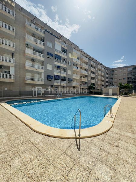 Foto 7b10f1c8-a247-4e36-8324-23ac62b440a2. Pis amb calefacció piscina a Antonio Machado Torrevieja