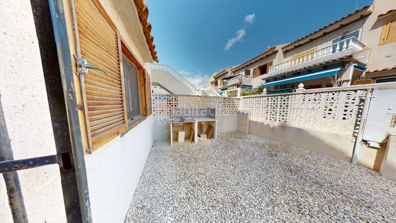 Foto f7a03233-1152-4c83-9fe3-93fb4f2287a1. Casa a Torreblanca Torrevieja