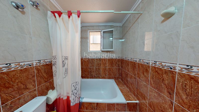 Foto f68e76ff-1212-40f5-9c8f-69d20e8b1737. Pis amb calefacció piscina a Antonio Machado Torrevieja