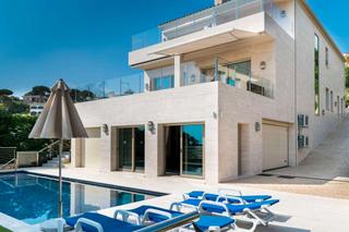 Maison à Torre Valentina-Mas Vilar de La Mutxada-Treumal. Extraordinaria casa con vista al mar y piscina