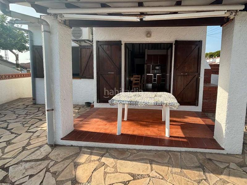 Foto 2b62be2c-797b-47aa-88cd-373bfea4c3bc. Casa  independiente con jardín privado en Riells Escala (L´)