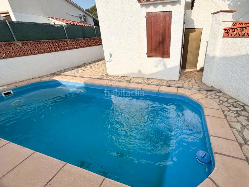 Foto d02dfd40-2166-4d03-b844-4d6a19795ed3. Casa  independiente con jardín privado en Riells Escala (L´)